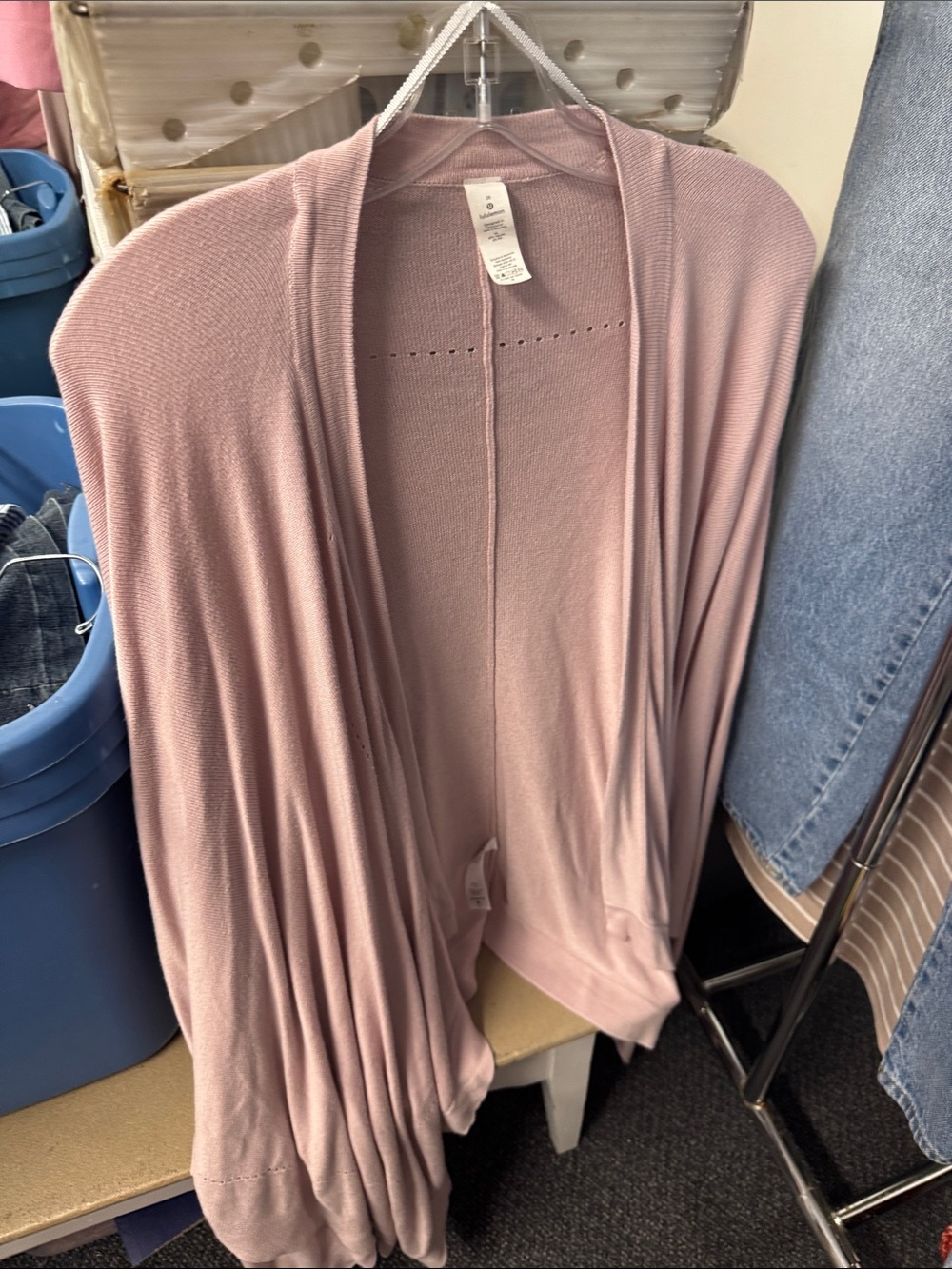 Lululemon shawl one size // 082923